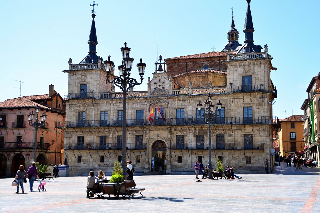 14 Leon - Plaza Mayor.JPG